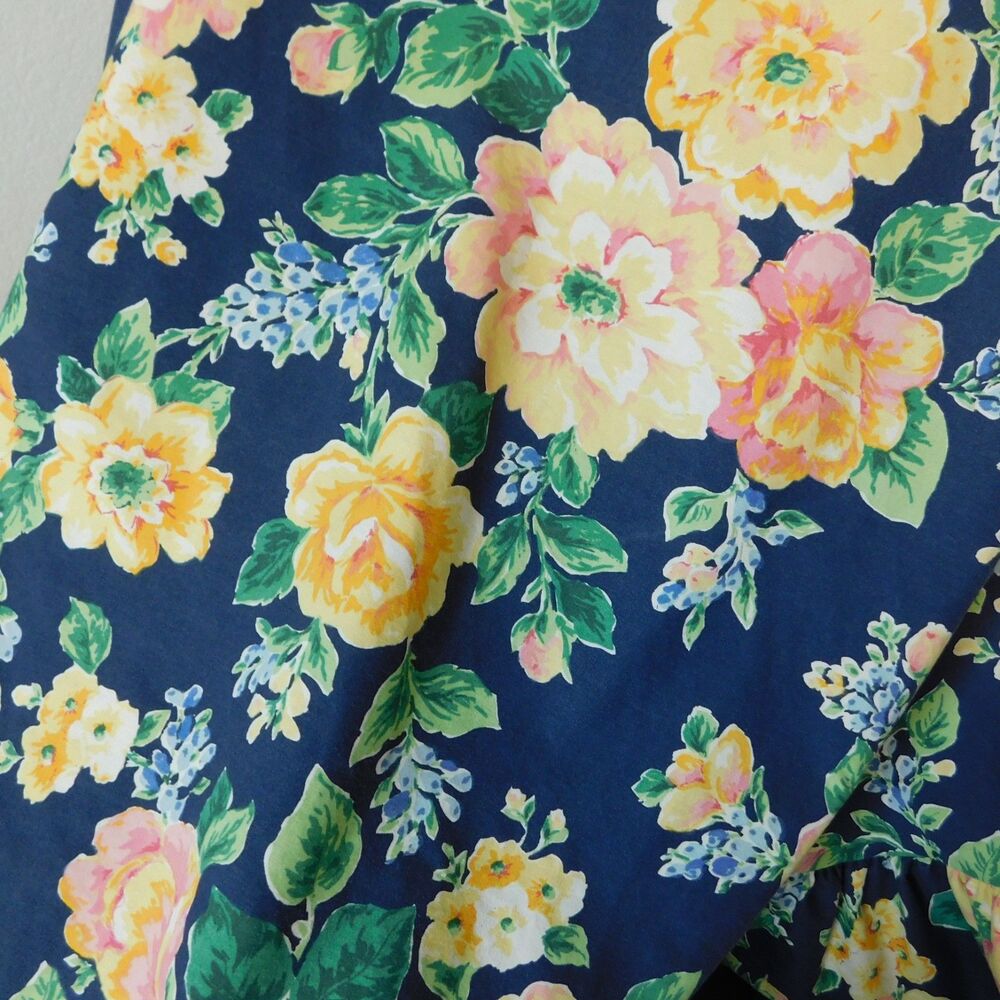 Westpoint Stevens Round Tablecloth Vintage Floral Blue 74" Ruffle Roses USA EUC